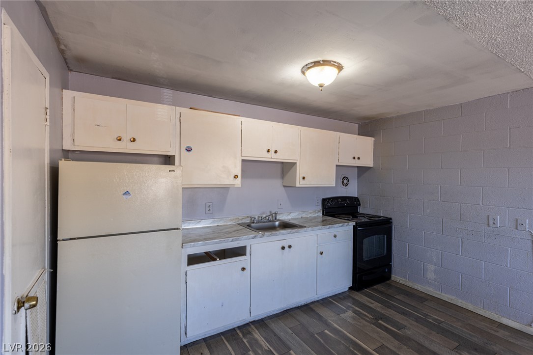 3718 Hazelwood Street 23 Las Vegas NV 89119