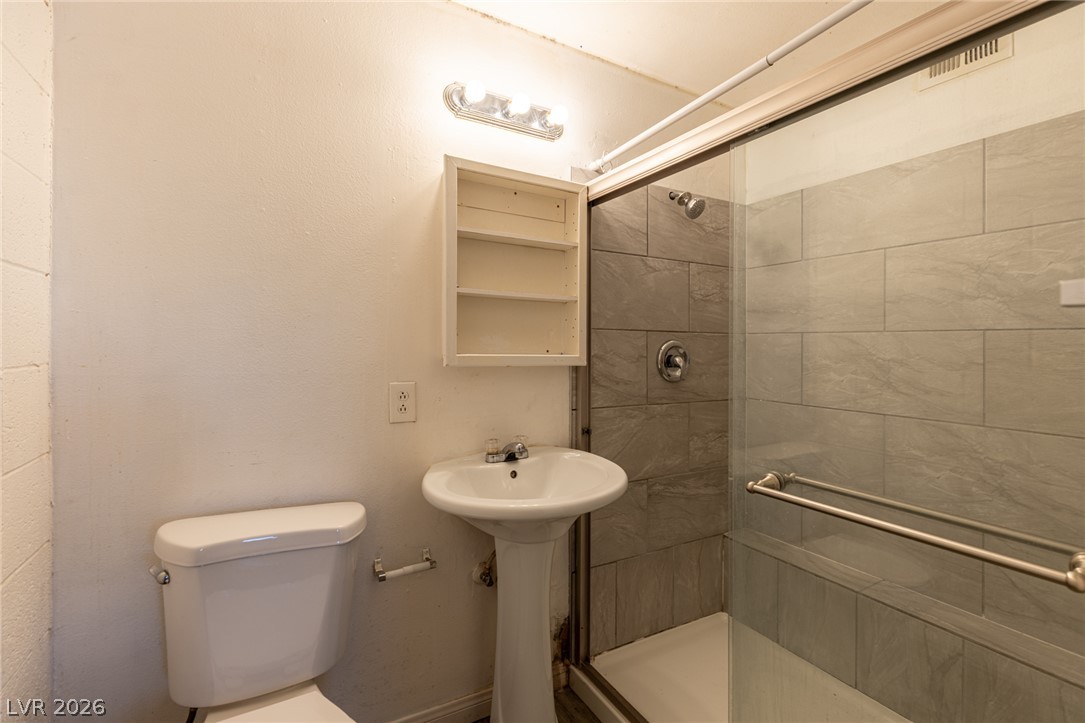 3718 Hazelwood Street 23 Las Vegas NV 89119