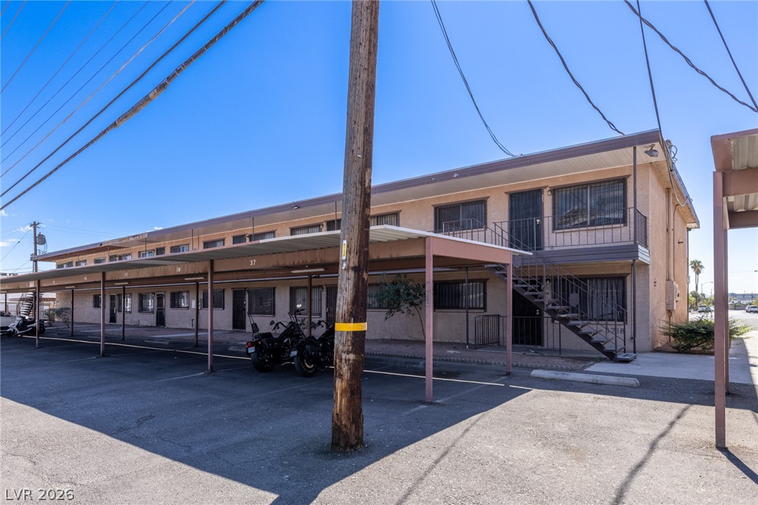 3718 Hazelwood Street 23 Las Vegas NV 89119