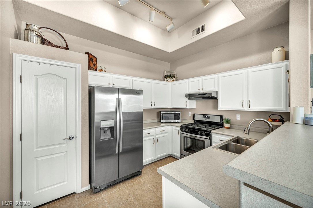 2305 West Horizon Ridge Parkway 3621 Henderson NV 89052