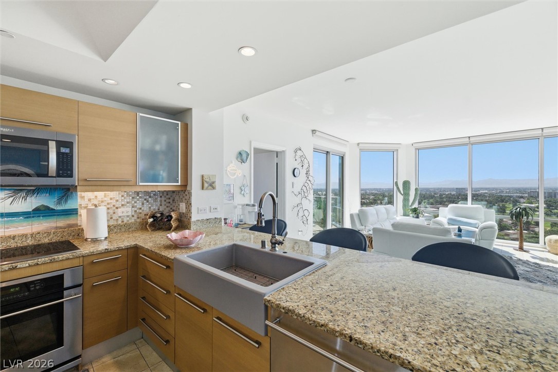 322 Karen Avenue 1802 Las Vegas NV 89109