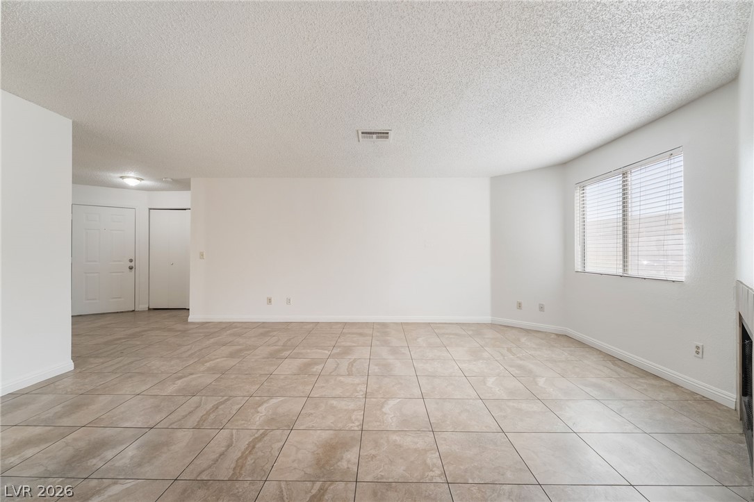 6863 Tamarus Street 101 Las Vegas NV 89119