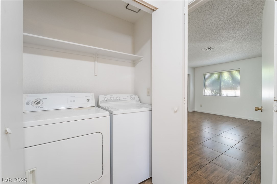 6863 Tamarus Street 101 Las Vegas NV 89119