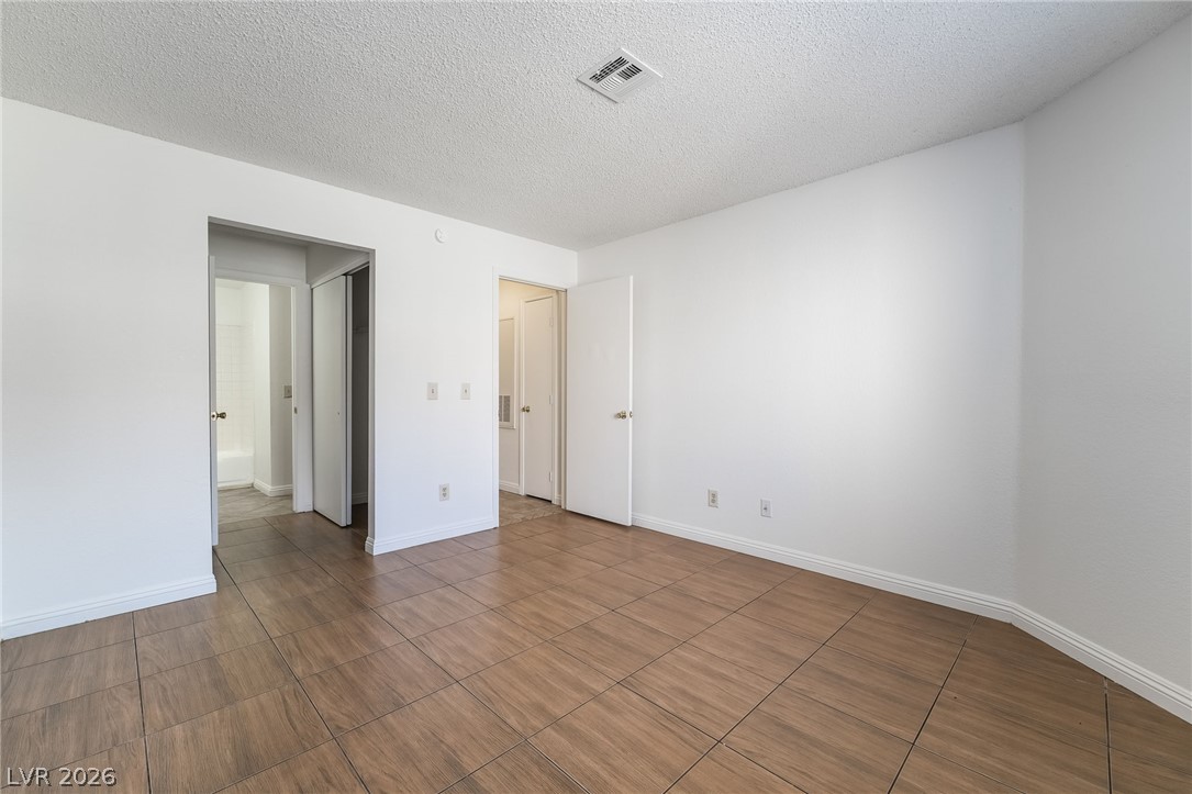 6863 Tamarus Street 101 Las Vegas NV 89119