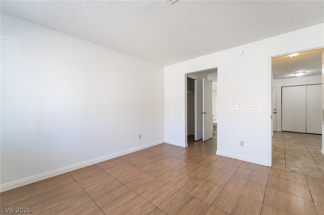 6863 Tamarus Street 101 Las Vegas NV 89119