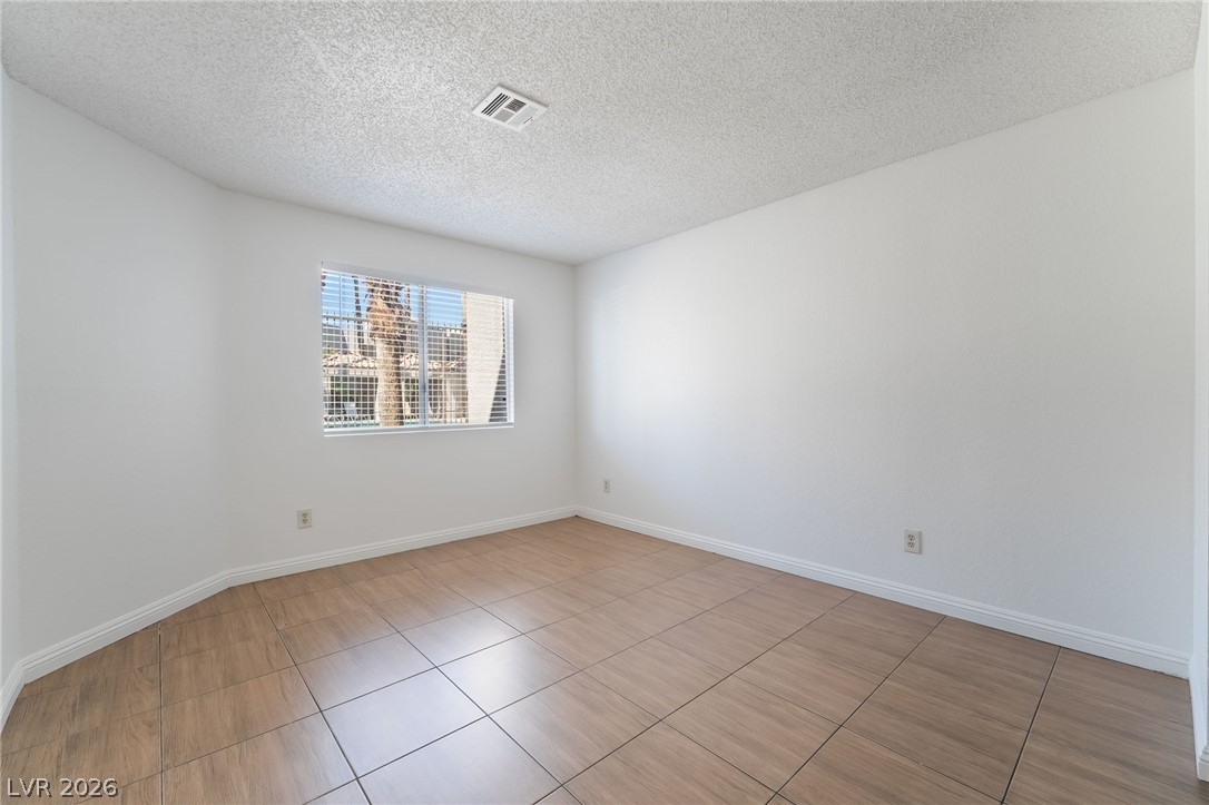 6863 Tamarus Street 101 Las Vegas NV 89119