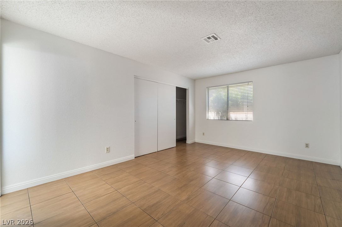 6863 Tamarus Street 101 Las Vegas NV 89119