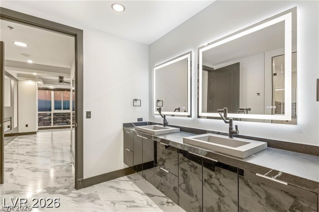4575 Dean Martin Drive 2706 Las Vegas NV 89103