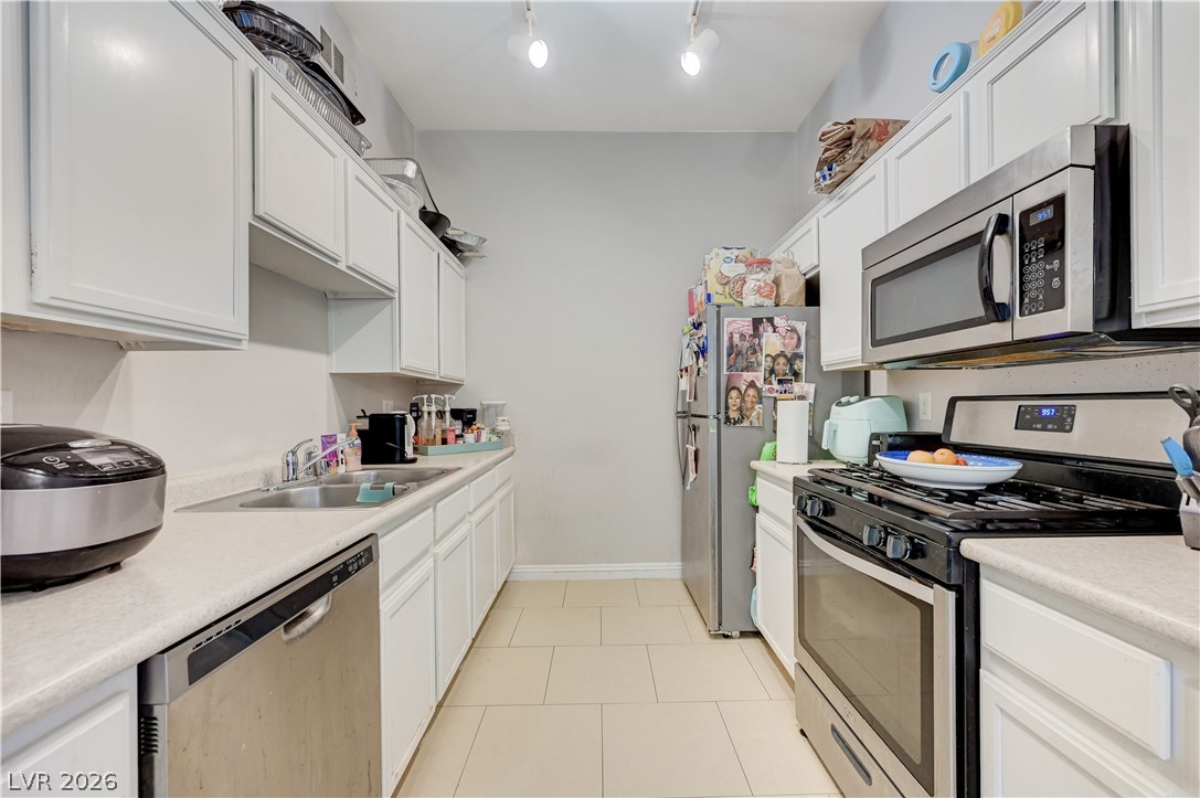 2305 West Horizon Ridge Parkway 613 Henderson NV 89052