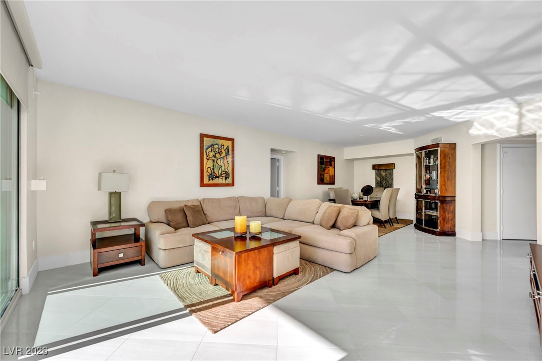 2777 Paradise Road 2304 Las Vegas NV 89109