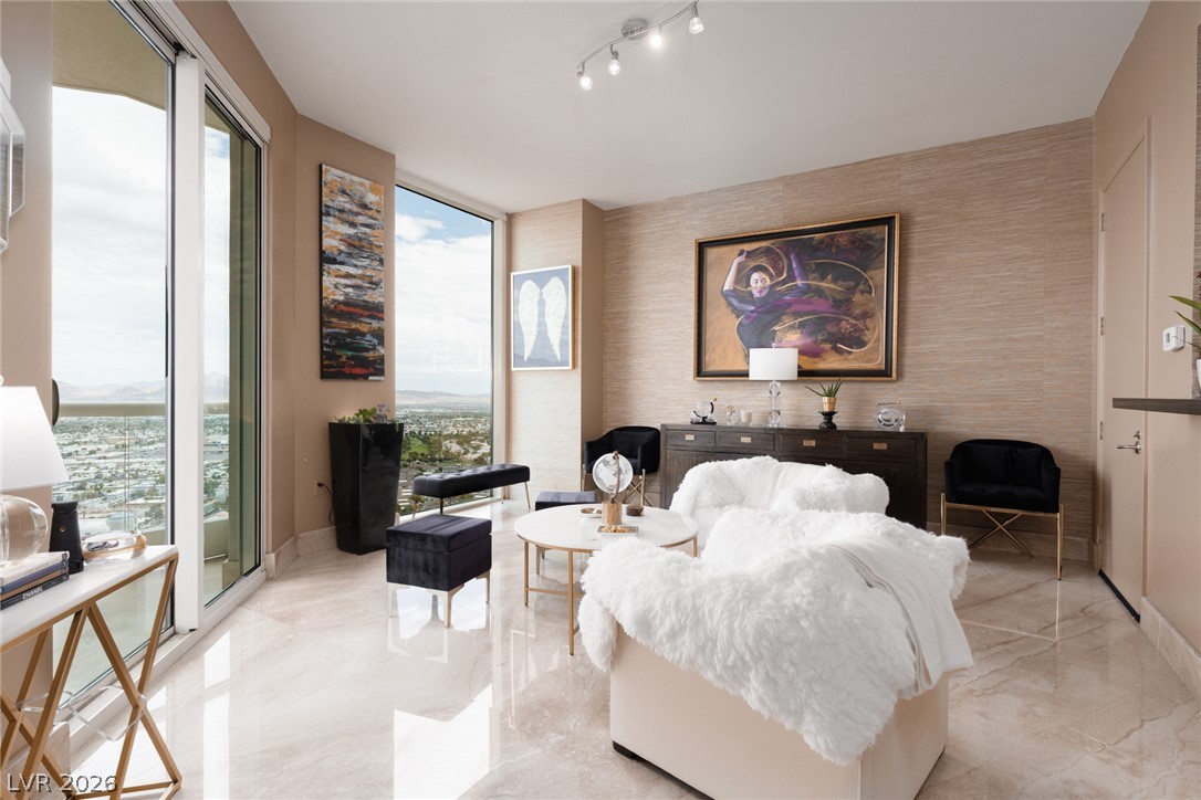 2777 Paradise Road 3302 Las Vegas NV 89109