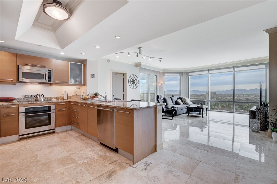 322 Karen Avenue 2602 Las Vegas NV 89109