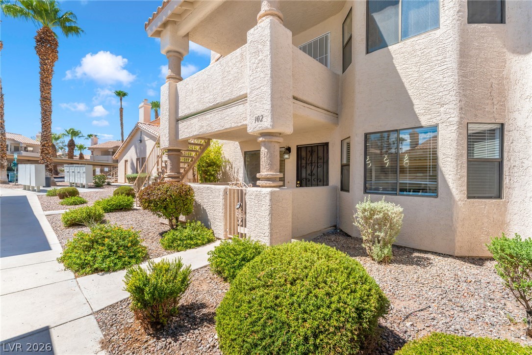 1017 Falconhead Lane 102 Las Vegas NV 89128