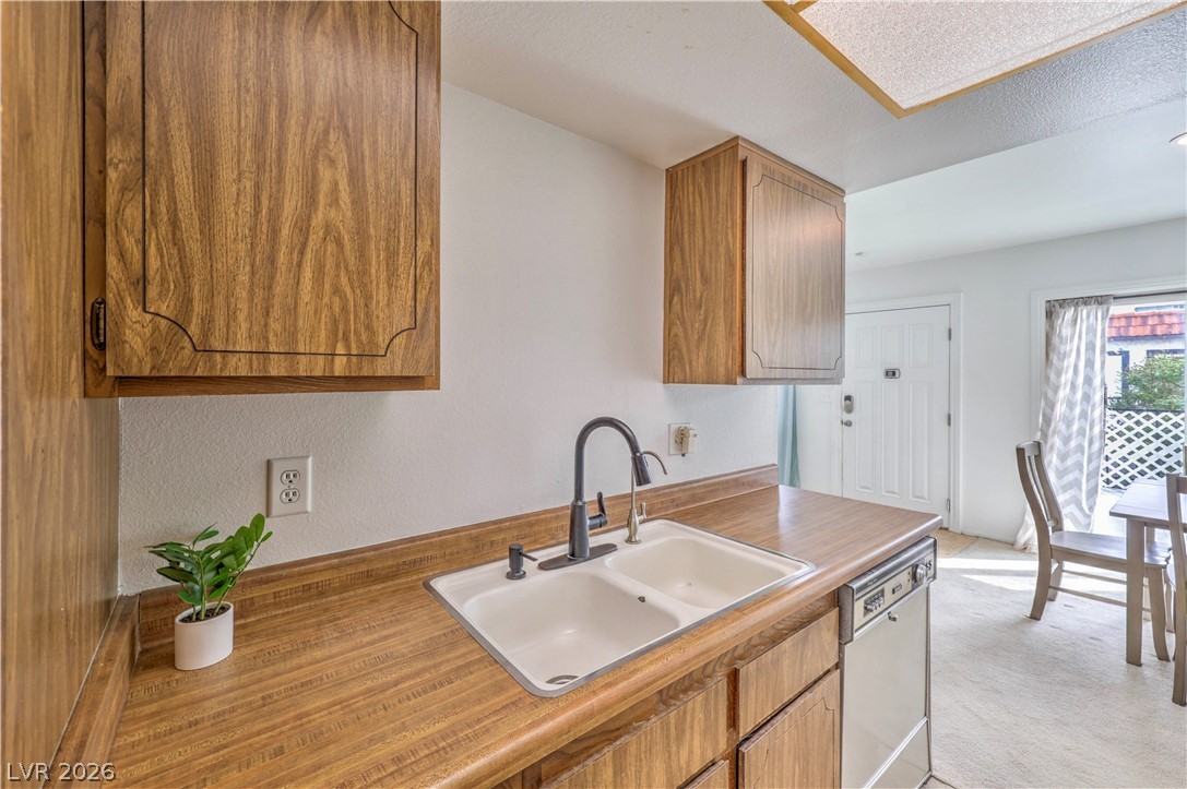1101 Willow Tree Drive D Las Vegas NV 89128