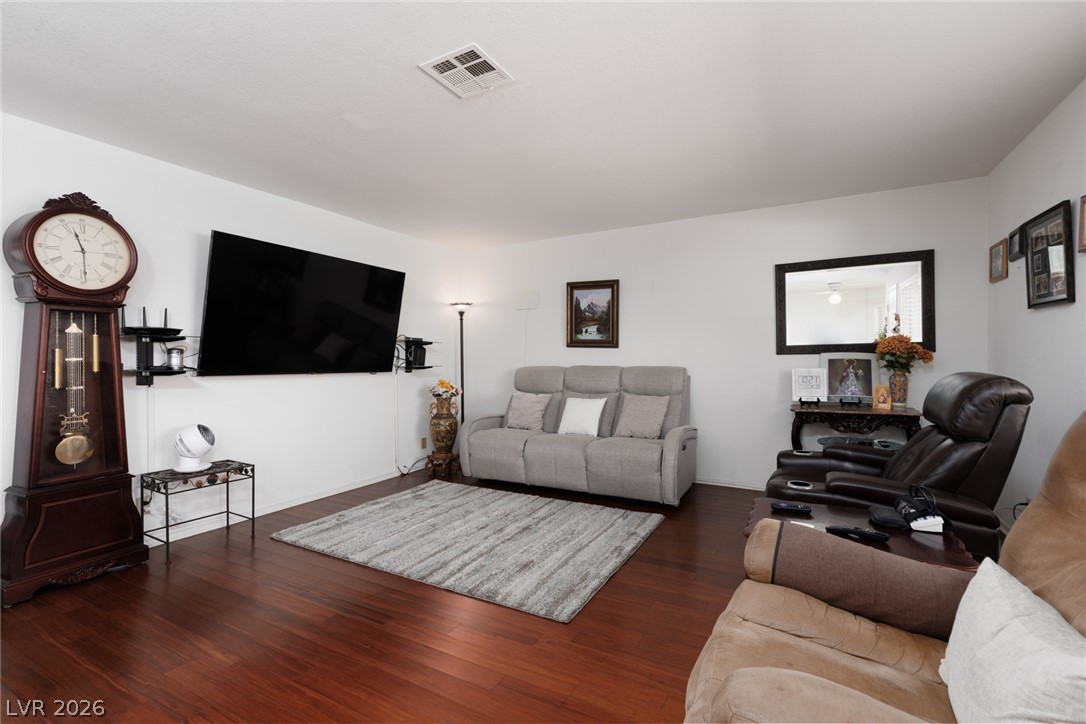 7604 Cromberg 201 Las Vegas NV 89145