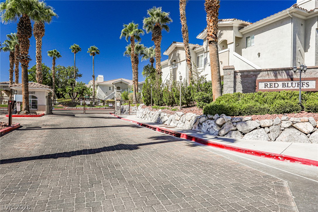 1500 Ruby Cliffs Lane 201 Las Vegas NV 89144