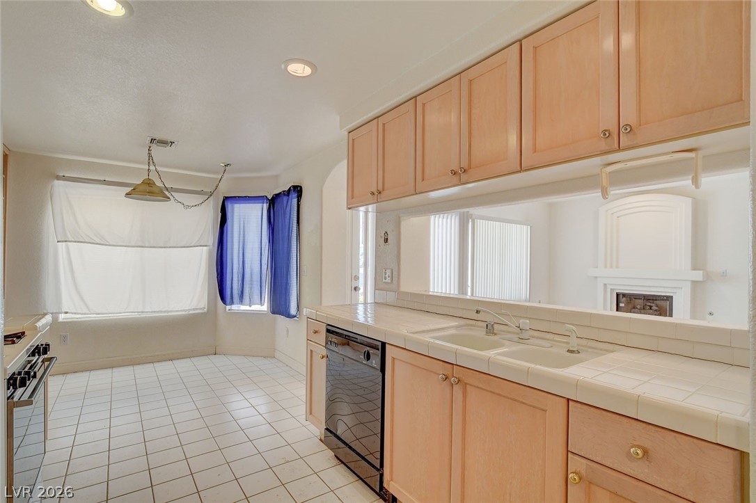 7637 Valley Green Drive 101 Las Vegas NV 89149