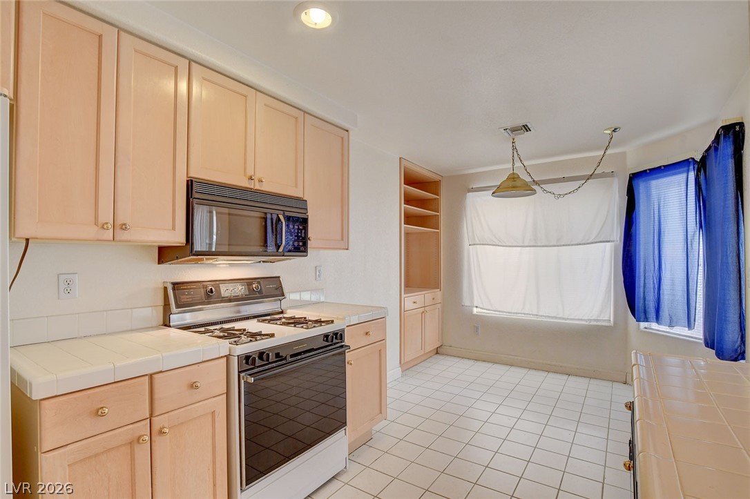 7637 Valley Green Drive 101 Las Vegas NV 89149