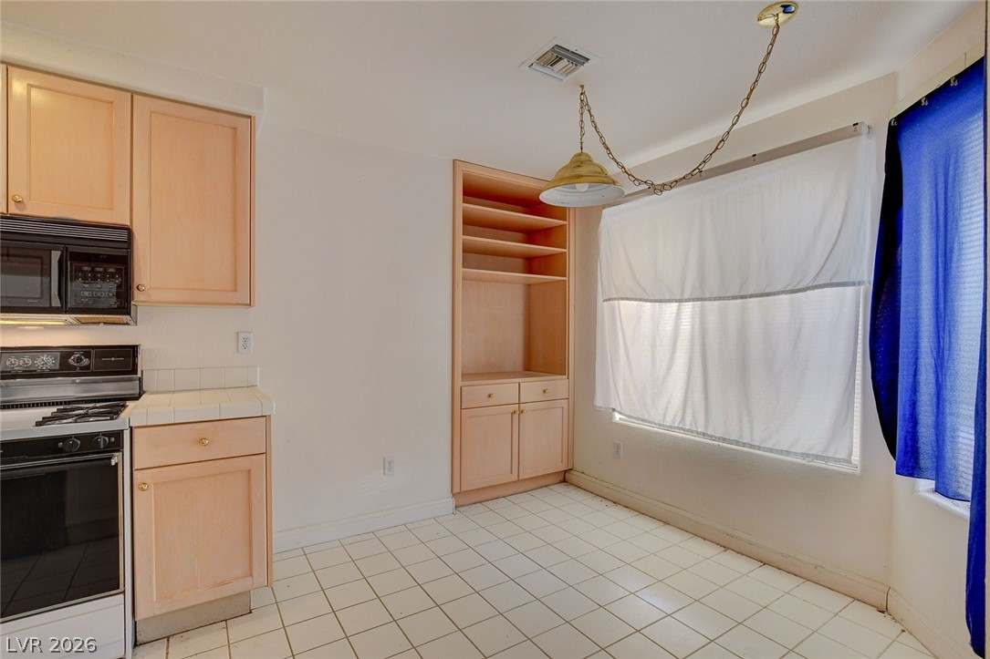 7637 Valley Green Drive 101 Las Vegas NV 89149