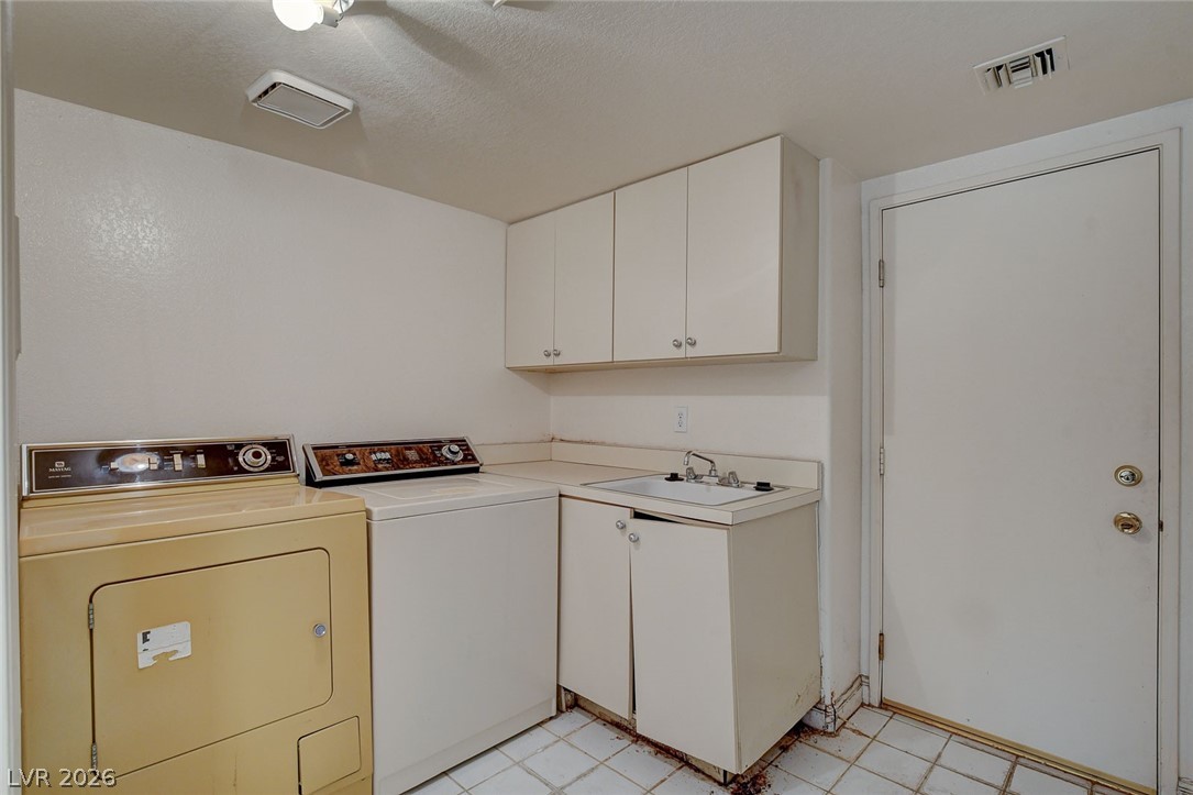 7637 Valley Green Drive 101 Las Vegas NV 89149