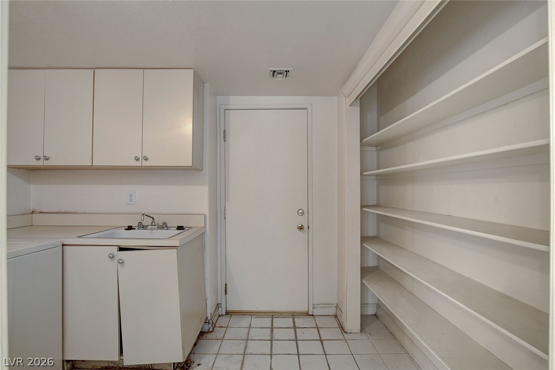7637 Valley Green Drive 101 Las Vegas NV 89149