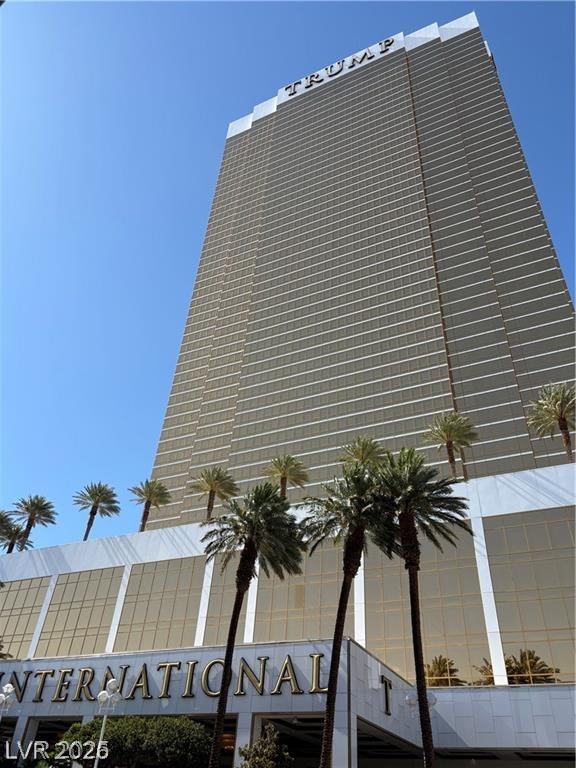 2000 North Fashion Show Drive 3818 Las Vegas NV 89109