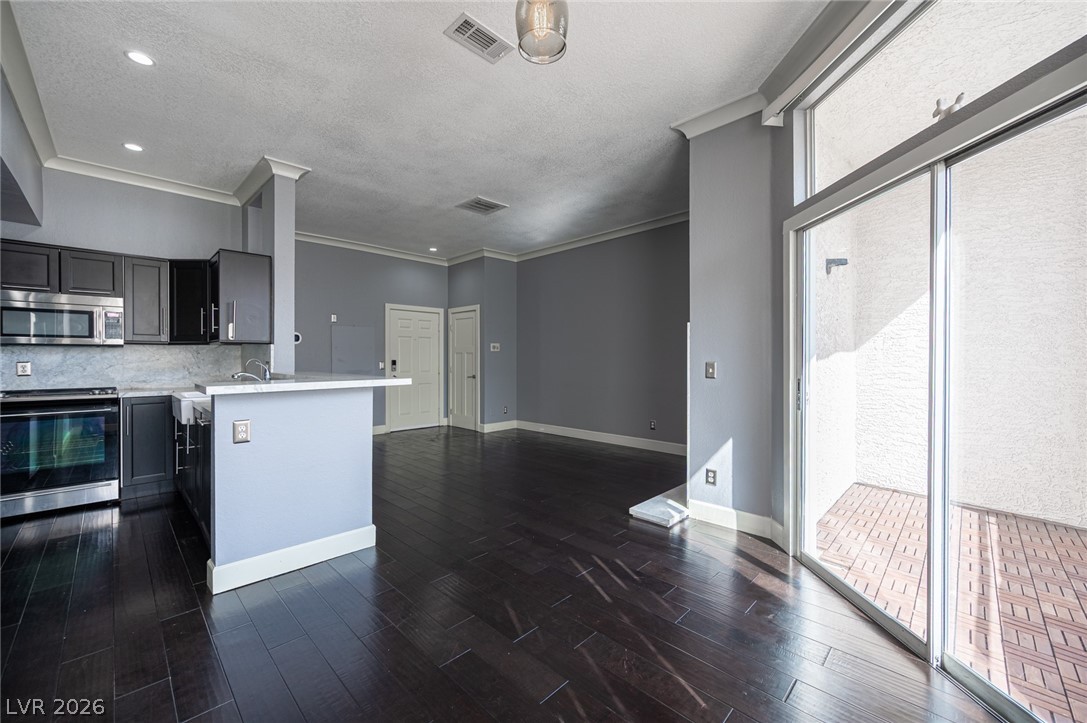 3150 Soft Breezes Drive 2047 Las Vegas NV 89128