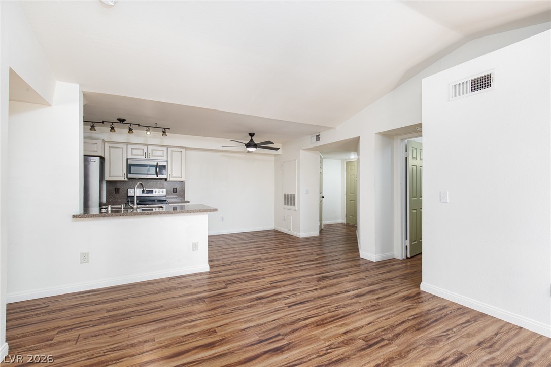 231 West Horizon Ridge Parkway 328 Henderson NV 89012