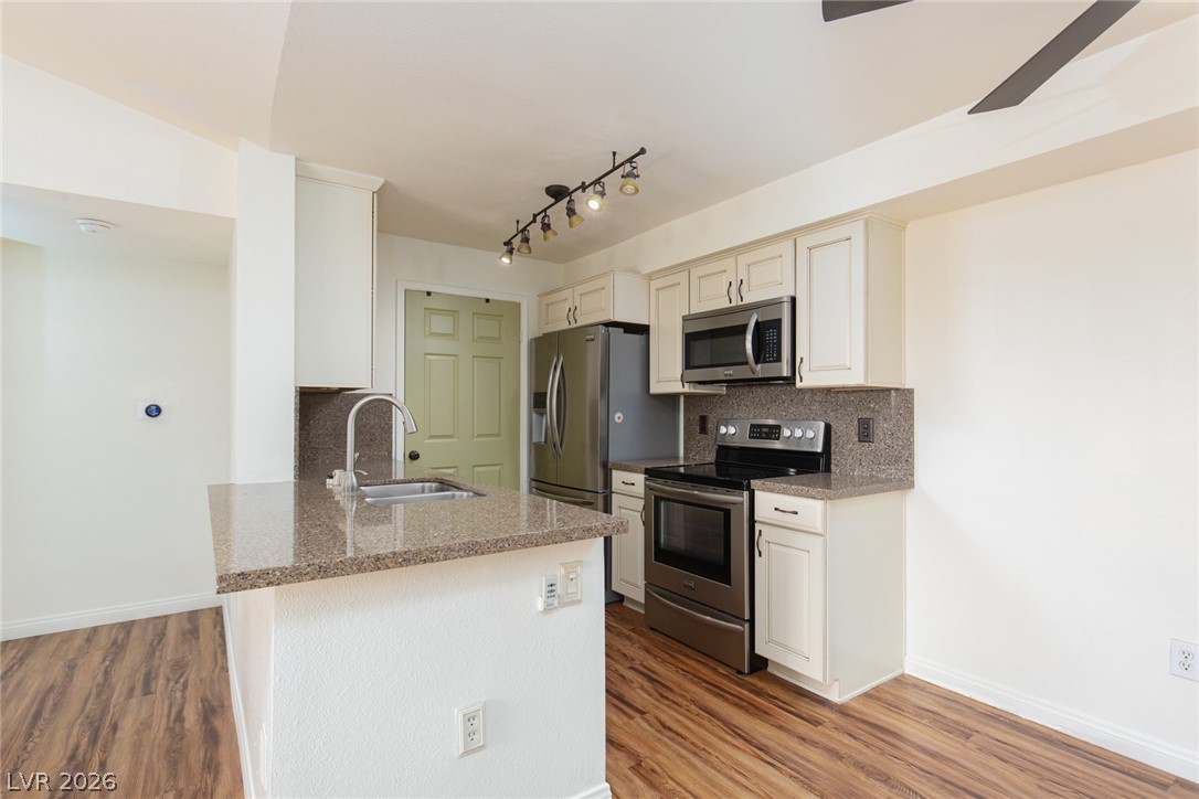 231 West Horizon Ridge Parkway 328 Henderson NV 89012