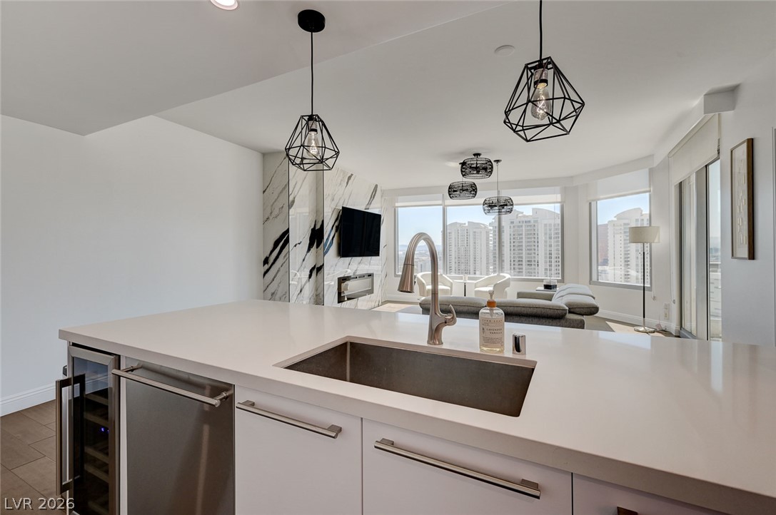 222 Karen Avenue 3301 Las Vegas NV 89109