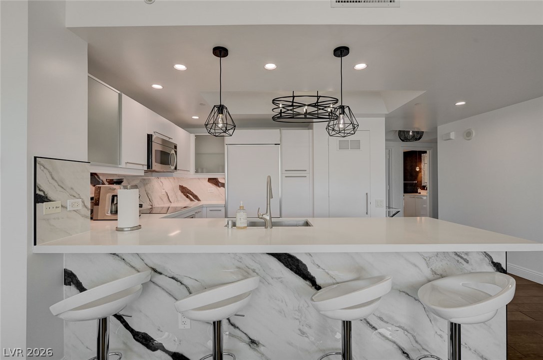 222 Karen Avenue 3301 Las Vegas NV 89109