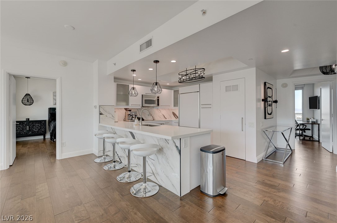 222 Karen Avenue 3301 Las Vegas NV 89109