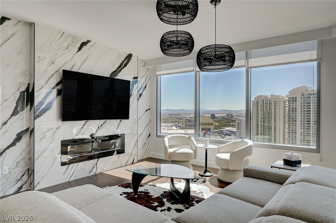 222 Karen Avenue 3301 Las Vegas NV 89109