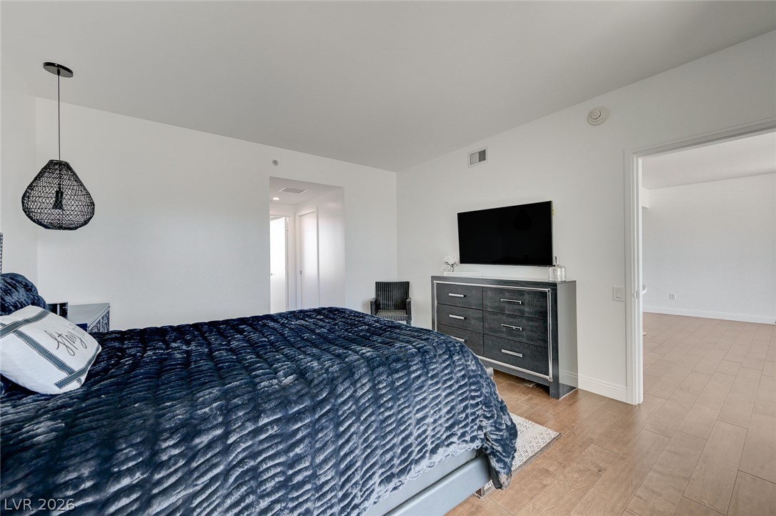 222 Karen Avenue 3301 Las Vegas NV 89109