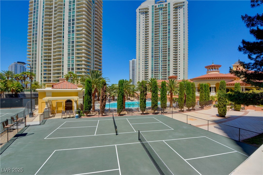 2877 Paradise Road 104 Las Vegas NV 89109