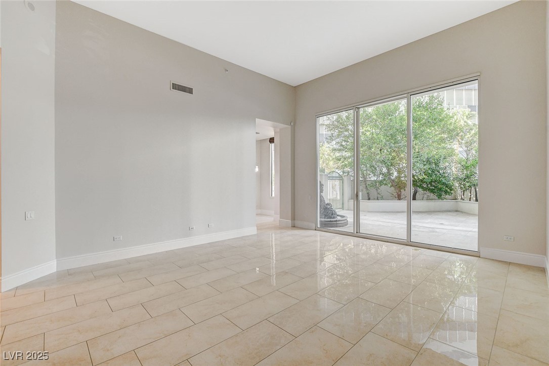 2877 Paradise Road 104 Las Vegas NV 89109