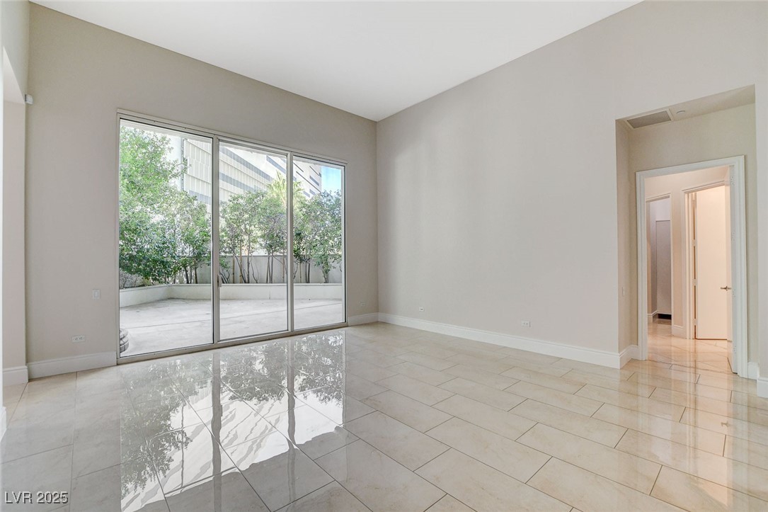 2877 Paradise Road 104 Las Vegas NV 89109