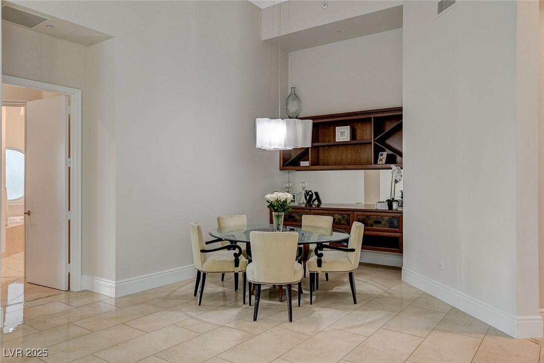 2877 Paradise Road 104 Las Vegas NV 89109