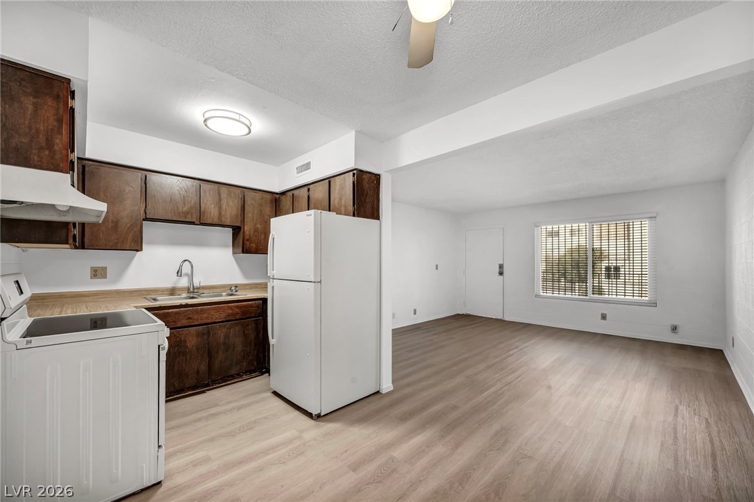 605 South Royal Crest Circle 9 Las Vegas NV 89169