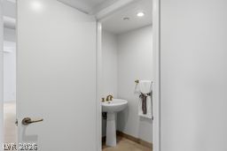 2747 Paradise Road 1403 Las Vegas NV 89109
