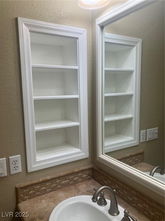 32 Via Vasari 103 Henderson NV 89011