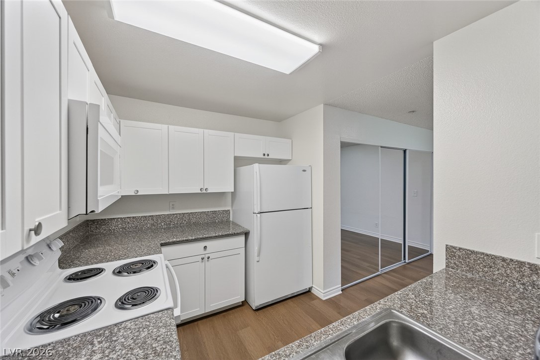 2121 Blue Breeze Drive 106 Las Vegas NV 89128