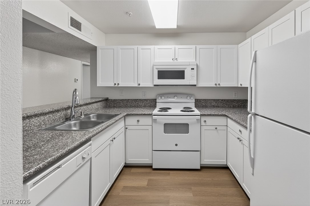 2121 Blue Breeze Drive 106 Las Vegas NV 89128