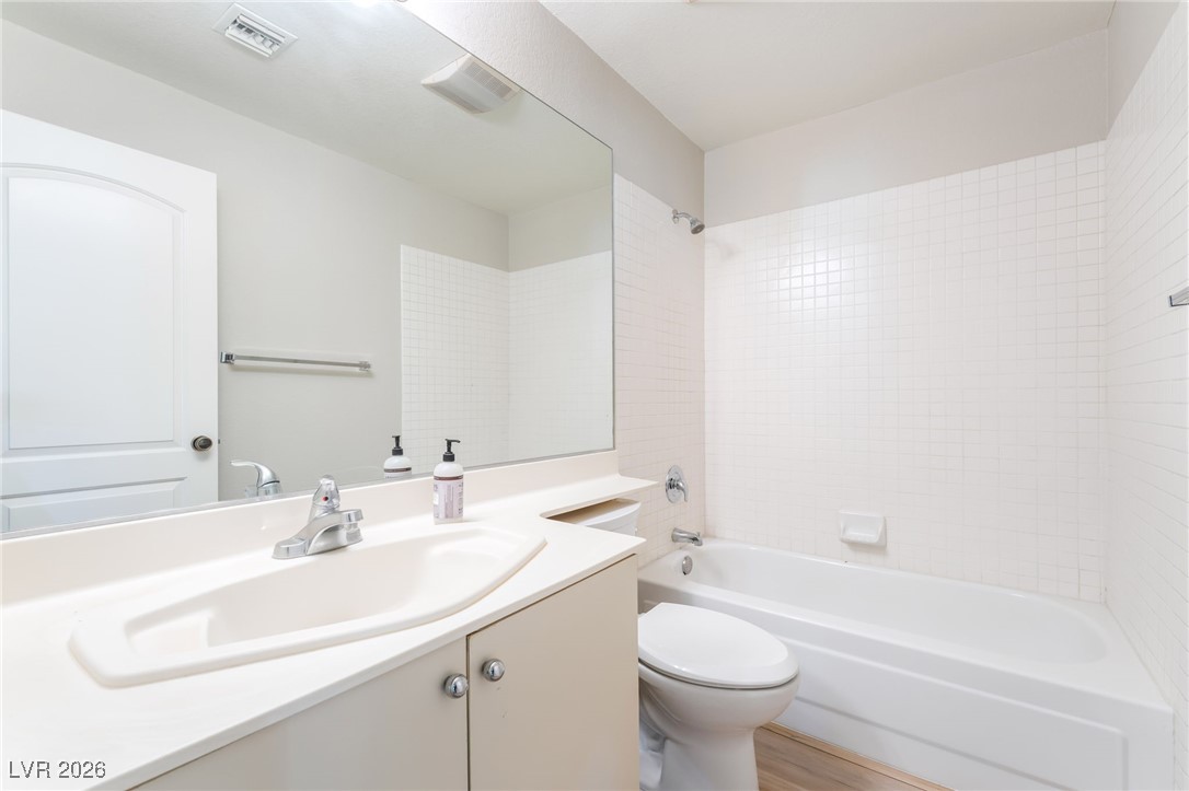 7629 Valley Green Drive 101 Las Vegas NV 89149