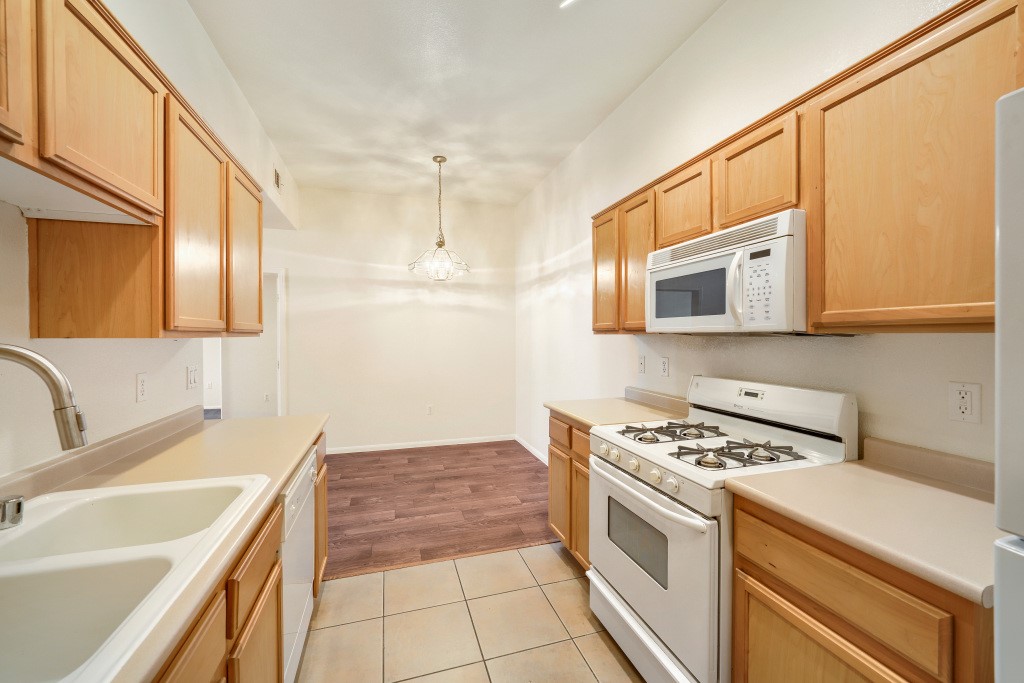 3544 Desert Cliff Street 103 Las Vegas NV 89129