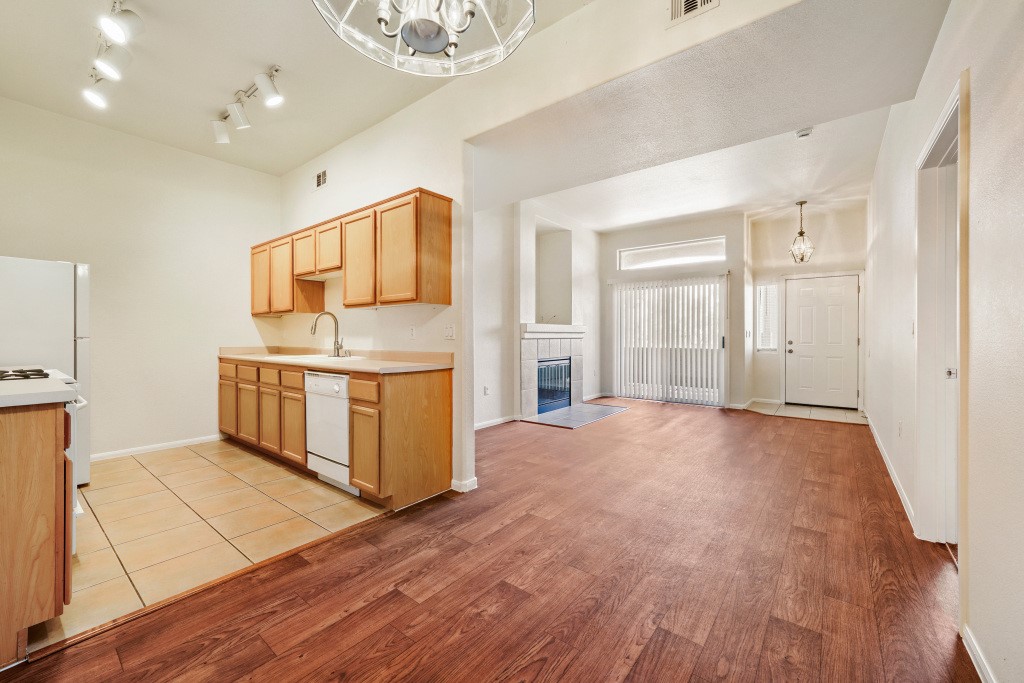 3544 Desert Cliff Street 103 Las Vegas NV 89129