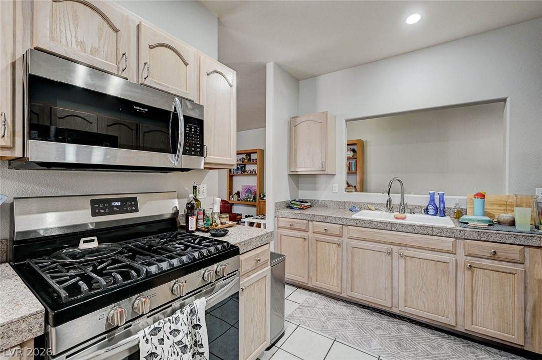 1604 Cardinal Bluff Drive 202 Las Vegas NV 89128