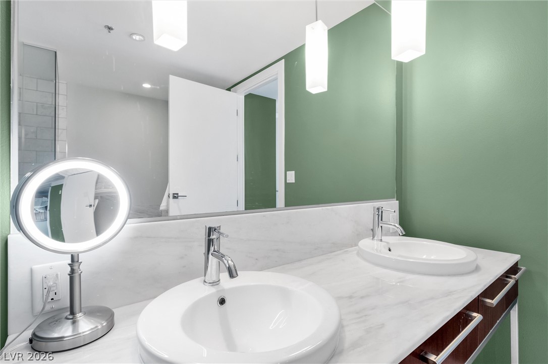 4471 Dean Martin Drive 2205 Las Vegas NV 89103