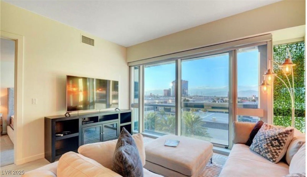 4471 Dean Martin Drive 606 Las Vegas NV 89103
