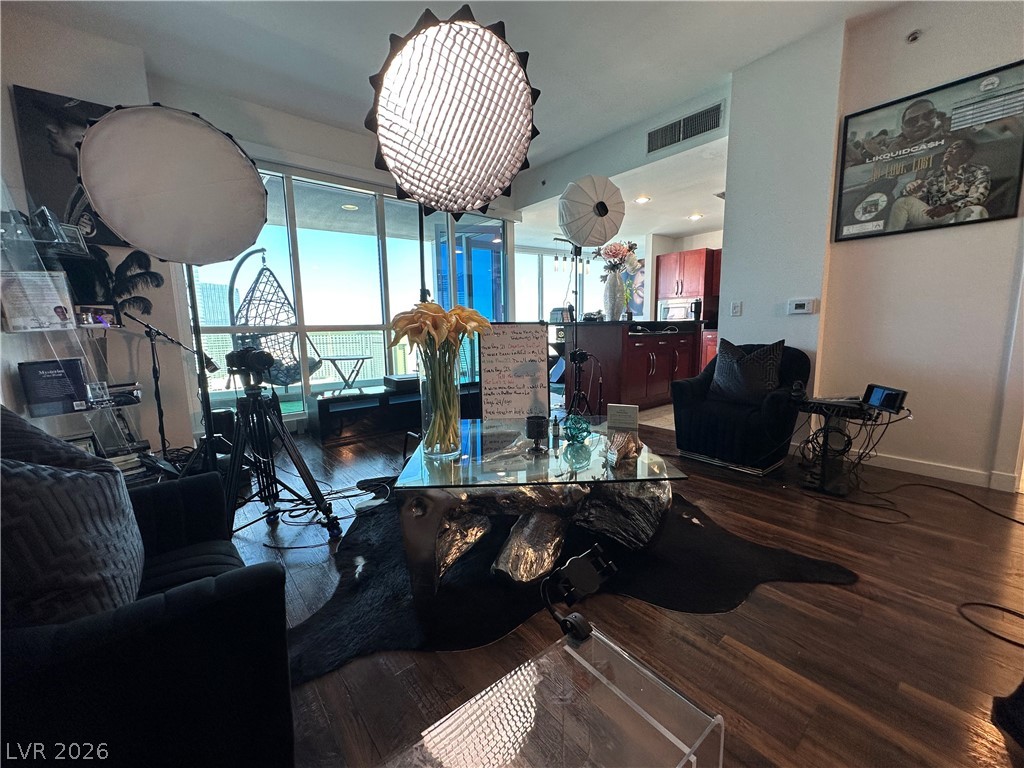 4575 Dean Martin Drive 2907 Las Vegas NV 89103